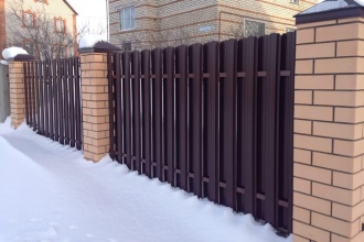 Забор из евроштакетника в шахматном порядке 30 метров фото в Лотошино