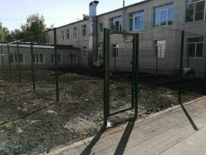 3D заборы для школы 15 метров фото в Лотошино