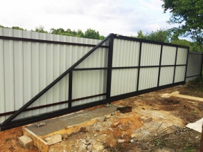 Откатные ворота с ручным управлением - пример 1 фото в Лотошино