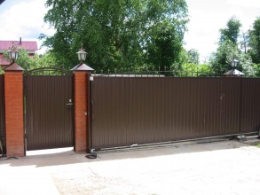 Дистанционное управление с откатными воротами - пример 8 фото в Лотошино