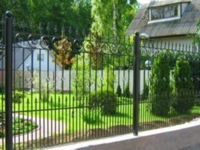 Кованые заборы на ленточном фундаменте 80 метров фото в Лотошино